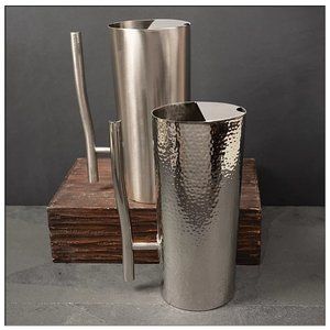 Set of 2 Serving Pitchers Brushed & Hammered
